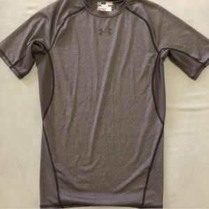 💥Men’s Medium Under Armour Tee